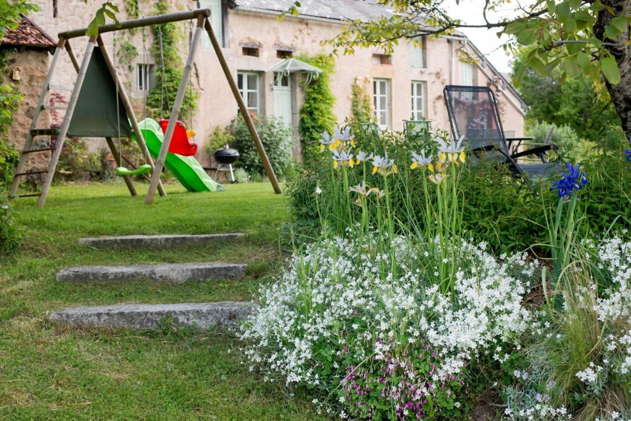 Maison de vacances Les Mésanges, à Ménessaire Exterior foto